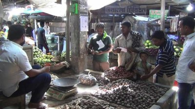 হিলিতে আবারও বেড়েছে আলুর দাম
