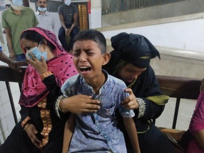 নিহতদের স্বজনদের আহাজারি 