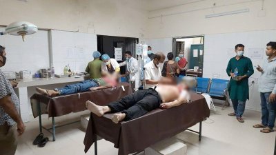 নিহত রুদ্র খীসা এলজিন ও মোশারফ হোসেন