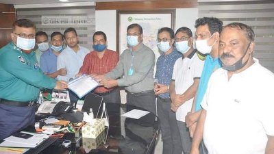 সাংবাদিক গোলাম সরওয়ারকে অপহরণের ঘটনায় জড়িতদের শাস্তির দাবিতে সিএমপি কমিশনারকে স্মারকলিপি
