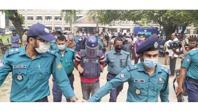 রংপুরে কিশোরীকে সংঘবদ্ধ ধর্ষণের ঘটনায় বরখাস্ত এএসআই রায়হানুলকে আদালতে নেওয়া হচ্ছে।