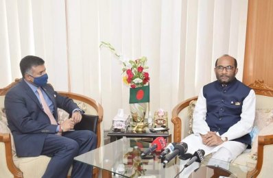 বিক্রম কুমার দোরাইস্বামী ও শ ম রেজাউল করিম