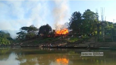 থানচির বড় মদক বাজারে আগুন