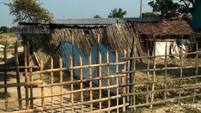 জমি থেকে ভূমিহীন পরিবারকে উঠিয়ে দেওয়ার অভিযোগ রয়েছে