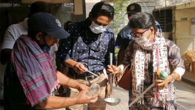 মশক নিধনে ডিএনসিসির চিরুনি অভিযান