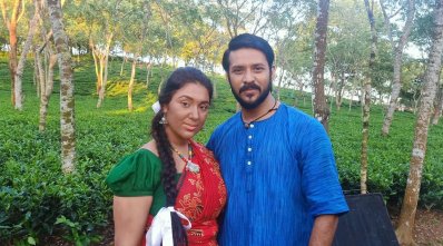 শুটিংয়ে অপু ও নিরব