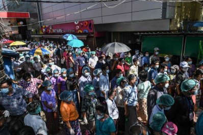 মিয়ানমারের নির্বাচনে ভোটারদের ব্যাপক উপস্থিতি