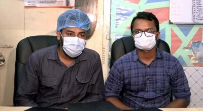 সংবাদ সম্মেলনে ইন্টার্ন ডক্টরস অ্যাসোসিয়েশনের সভাপতি ও সাধারণ সম্পাদক
