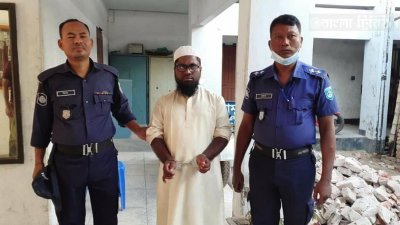 ছাত্রকে ধর্ষণচেষ্টার অভিযোগ, মাদ্রাসা শিক্ষক গ্রেফতার