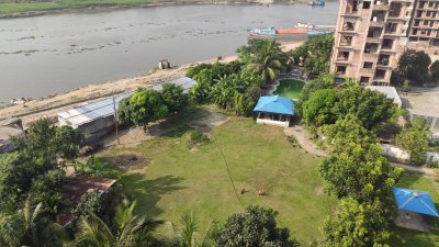 মনিরের দখল করা জমি