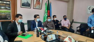 সংবাদ সম্মেলনে কথা বলছেন বাফুফের সহ-সভাপতি ও জাতীয় টিমস কমিটির চেয়ারম্যান কাজী নাবিল আহমেদ।