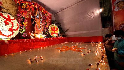 ‘দীপাবলি’র প্রদীপ জ্বললো করোনা মুক্তির কামনায়