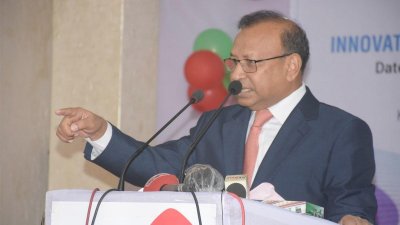 দুর্নীতি আছে, তবে পুকুরচুরির দরজা খুলে দেওয়া হয়নি: এলজিআরডি মন্ত্রী