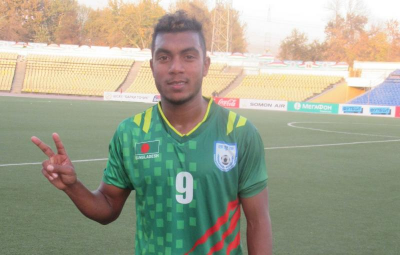 নেপালের বিপক্ষে বাংলাদেশের দ্বিতীয় গোলটি এসেছে মাহবুবুর রহমান সুফিলের পা থেকে