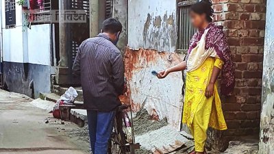 কিস্তির চাপে মা-মেয়েসহ ৩ জনের আত্মহত্যা, স্ত্রীকে কুপিয়ে হত্যা