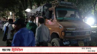মিথ্যা ঘোষণা দিযে পণ্যের চালান নিয়ে আসা ট্রাক