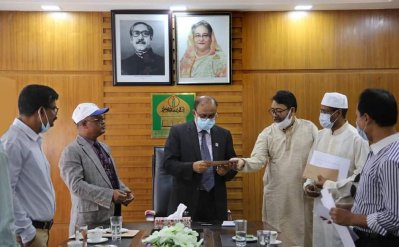 শিক্ষার্থীদের জন্য ইবি শিক্ষকদের অর্থ সহায়তা