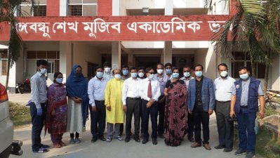 যশোর বিজ্ঞান ও প্রযুক্তি বিশ্ববিদ্যালয়ের (যবিপ্রবি) জেনোম সেন্টার পরিদর্শন করেছেন স্বাস্থ্য অধিদপ্তরের অতিরিক্ত মহাপরিচালক (পরিকল্পনা ও উন্নয়ন) ডা. মীরজাদী সেব্রিনা ফ্লোরা ও তার নেতৃত্বাধীন একটি দল।