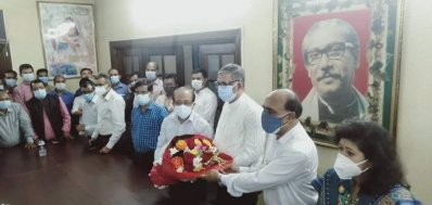 কৃষিবিদ বাহাউদ্দিন নাছিমের সঙ্গে শেকৃবি উপাচার্যের মতবিনিময়