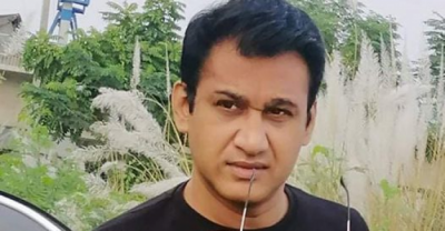 বাংলাদেশ দলের ম্যানেজার আমের খান। 