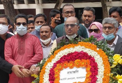 বঙ্গবন্ধুর সমাধিতে নতুন অ্যাটর্নি জেনারেলের শ্রদ্ধা