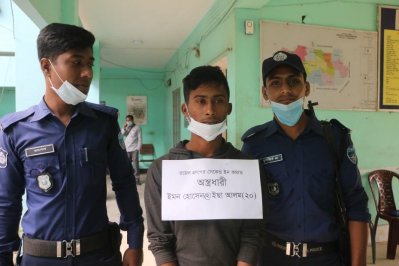 আটক মো. ইমন হোসেন ওরফে ইছা আলম