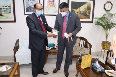 রেলমন্ত্রীর সঙ্গে ভারতীয় হাইকমিশনারের সাক্ষাৎ