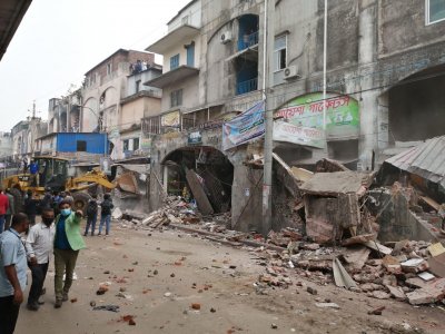 উচ্ছেদ অভিযান চলছে