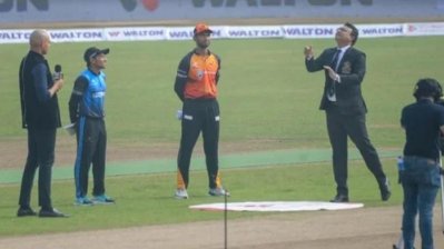 বৃহস্পতিবারও হার দেখেছে খুলনা। 