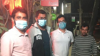 উদ্ধার কাজে সহযোগিতাকারীরা
