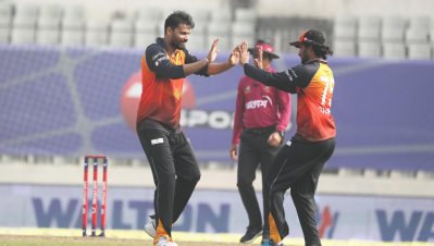 মাশরাফির তোপে ফাইনালে জেমকন খুলনা