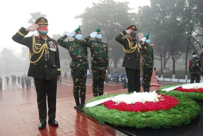 প্রধানমন্ত্রী পক্ষ থেকে শ্রদ্ধা নিবেদন