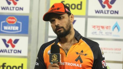 ৩৫ রানে ৫ উইকেট নিয়ে ম্যাচের সেরা মাশরাফি                                  -বিসিবি