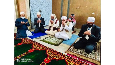 জাতীয় মসজিদে শহীদ বুদ্ধিজীবী দিবসের দোয়া অনুষ্ঠিত
