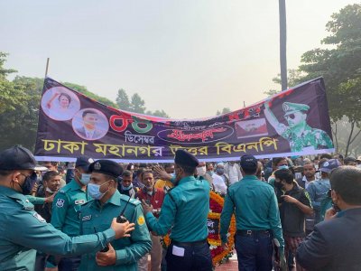 বিএনপির নেতাদের শ্রদ্ধা নিবেদন 