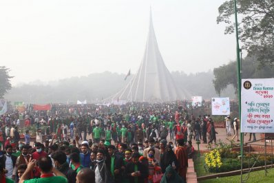 স্মৃতিসৌধে শ্রদ্ধা নিবেদন