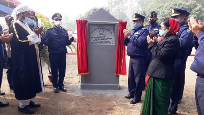 লালমনিরহাটে বঙ্গবন্ধু শেখ মুজিবুর রহমান এভিয়েশন অ্যান্ড অ্যারোস্পেস বিশ্ববিদ্যালয়ের ভিত্তিপ্রস্তর স্থান করেন বিমান বাহিনী প্রধান এয়ার চিফ মার্শাল মাসিহুজ্জামান সেরনিয়াবাত।