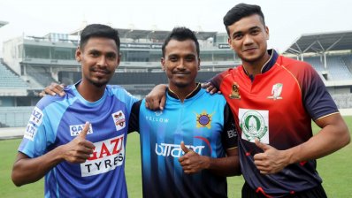 রুবেল-তাসকিনকে টপকে টুর্নামেন্টেরই সেরা হয়ে গেলেন মোস্তাফিজ (সবার বাঁয়ে)                                              -বিসিবি 
