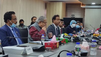 ‘লেবাননে আটকে পড়া কর্মীদের পর্যায়ক্রমে ফেরত আনা হবে’