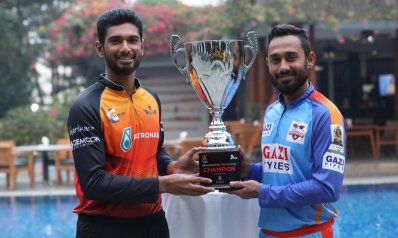 ফাইনালে মুখোমুখি মাহমুদউল্লাহ ও মিঠুনের দল। 