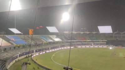 করোনার কারণে বঙ্গবন্ধু টি-টোয়েন্টিও হয়েছে ফাঁকা গ্যালারিতে