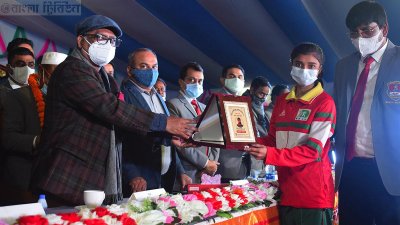 করোনা নিয়ন্ত্রণে থাকায় অর্থনীতি সচল রয়েছে: স্বাস্থ্যমন্ত্রী