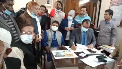 নৌকা প্রার্থীর মনোনয়নপত্র দাখিলে সঙ্গে গেলেন এমপি!
