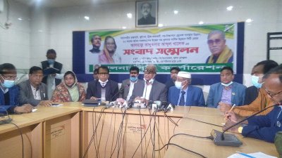 খুলনা প্রেস ক্লাবে সংবাদ সম্মেলন করেন সিটি মেয়র তালুকদার আব্দুল খালেক।