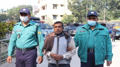 ভাইয়ের সোনা ছিনতাইয়ের মামলায় গ্রেফতার আরেক ভাই।
