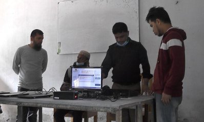 বেতাগীতে ৯টি কেন্দ্রে ইভিএম মেশিনে মক ভোট
