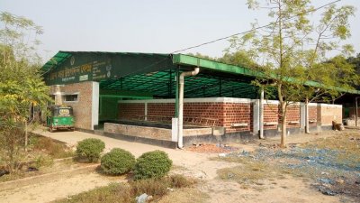 ‘ময়লা ছোড়াছুড়ি’ কক্সবাজারে, গচ্চা দেড় কোটি টাকা
