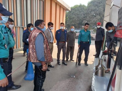 রাজধানীর পেট্রোল পাম্পে বিএসটিআই এর অভিযান