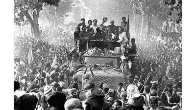 বিজয়ী বীরের হাসি ছিল বঙ্গবন্ধুর চোখে