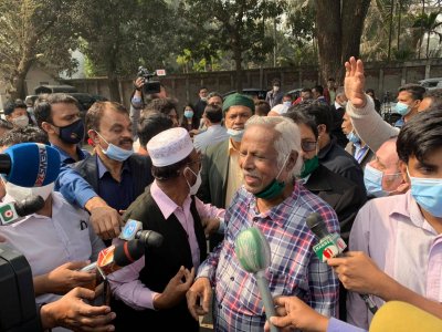 মিজানুর রহমান খানের প্রতি শ্রদ্ধা জানাতে আসেন ডা. জাফরুল্লাহ চৌধুরী